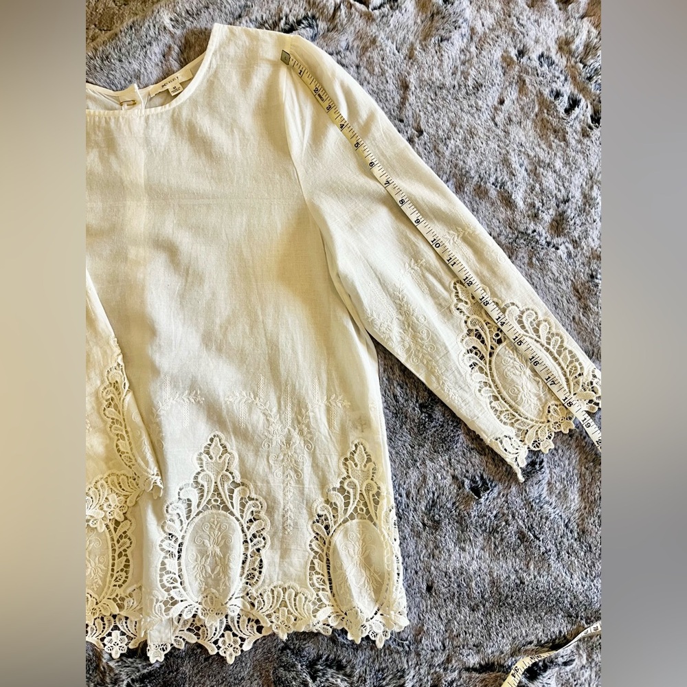 EUC Everly Elegant White Lace Women's Peasant Top Lace Embroidered Button Medium - Picture 11 of 13